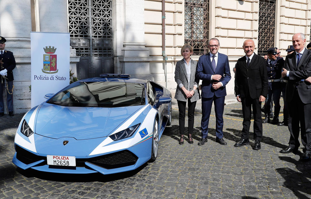 Poliția italiană mai primește un Lamborghini Huracan: 610 cai putere și un portbagaj refrigerat pentru transport de organe - Poza 3