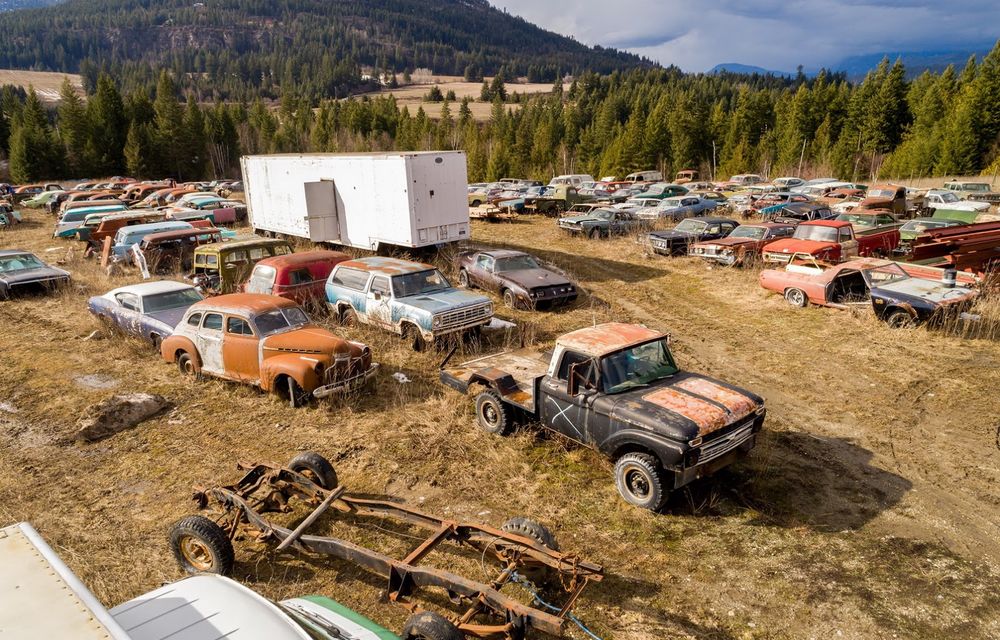 Ofertă de nerefuzat: un canadian vinde terenurile sale la pachet cu o colecție de 340 de mașini clasice - Poza 10