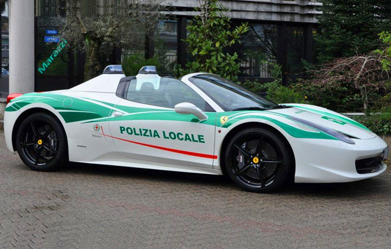 Poliția italiană își mai trece în cont un supercar: un Ferrari 458 Italia Spider, confiscat de la o grupare mafiotă - Poza 1