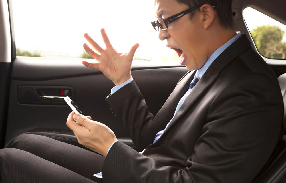 Un studiu Ford atrage atenția asupra răului de mișcare: pasagerii mașinilor se simt rău la numai 10 minute după utilizarea telefonului - Poza 1