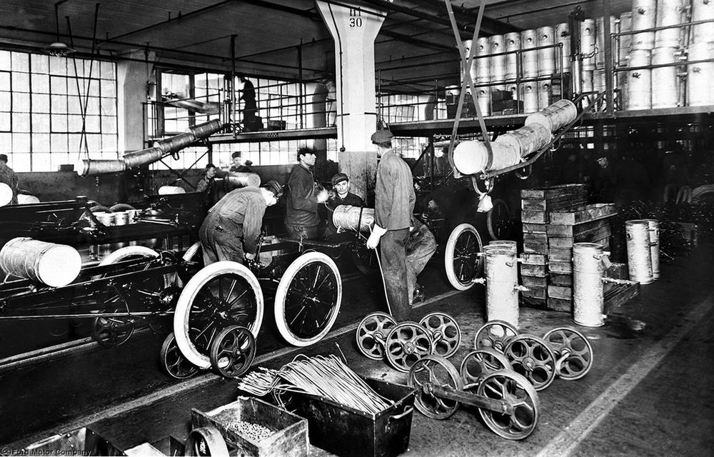 Ford sărbătorește 104 ani de la inaugurarea primei sale linii de productie - Poza 11
