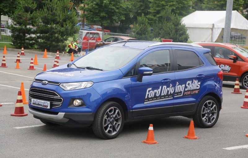 Campania Ford Driving Skills for Life continuă în 2017: programul de conducere defensivă ajunge în Oradea, București și Constanța - Poza 1