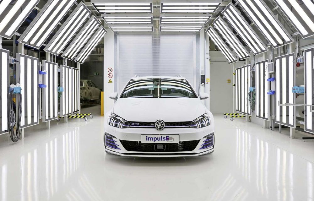 Volkswagen și ucenicii săi lansează două noi concepte: un Golf GTI de 410 cai putere și un Golf Variant hibrid - Poza 16