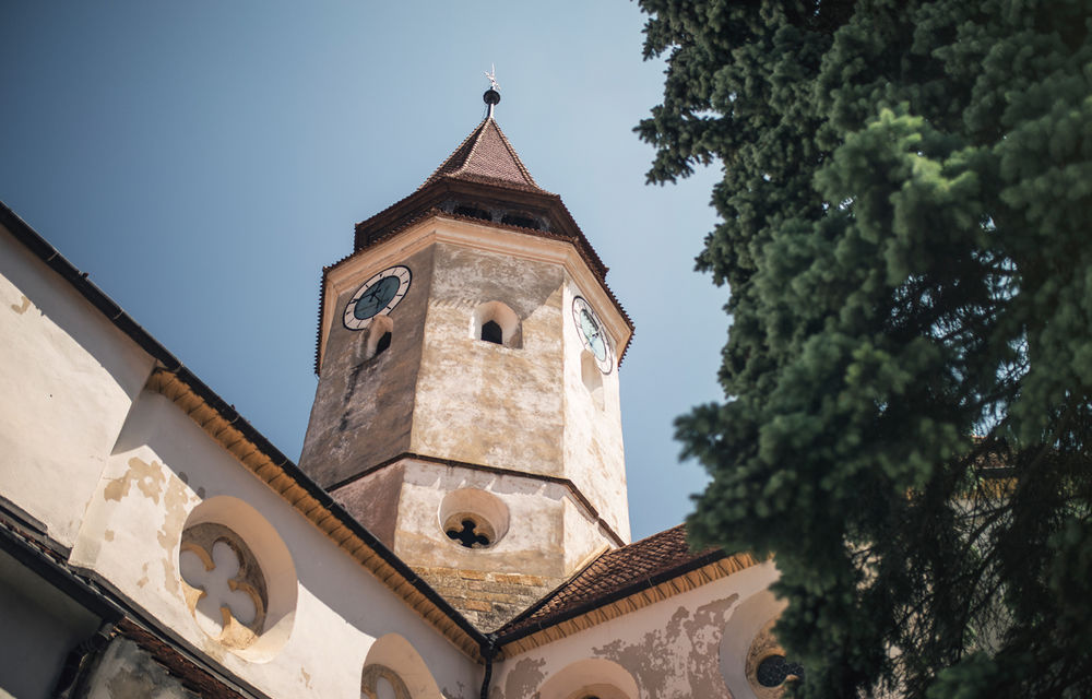 Un german în Transilvania: biserici cu ziduri de apărare înalte de 12 metri, un castel părăsit și idilicul Viscri - Poza 17