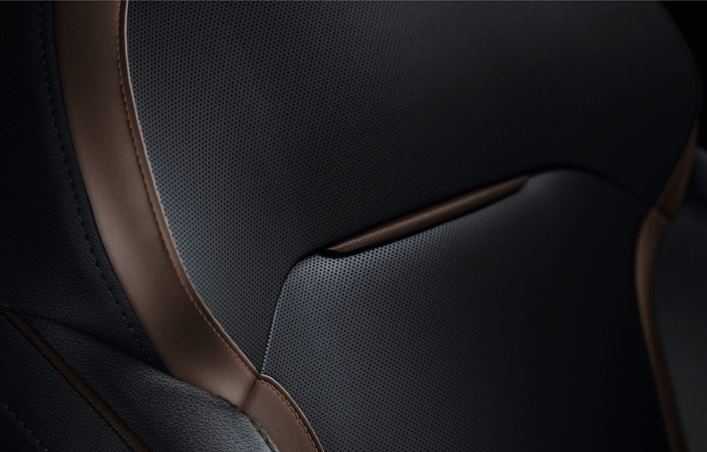 Renault Megane Akaju: ediție limitată cu scaune încălzite cu masaj și tapițerie din piele - Poza 6