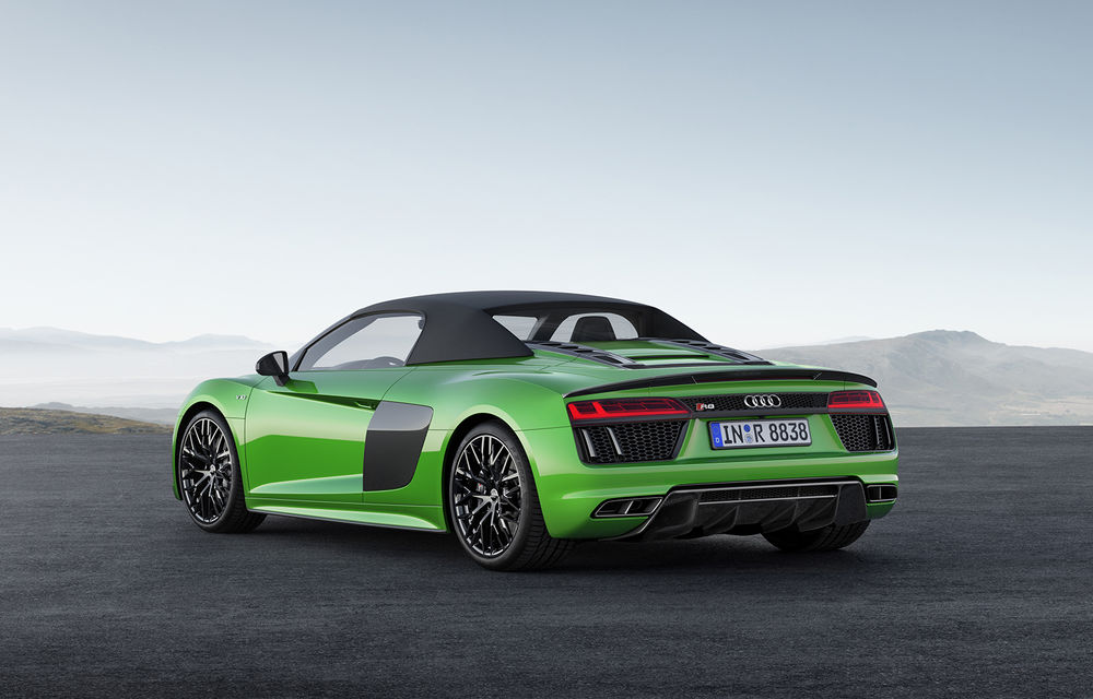 Cadou de vară pentru fanii Audi: noul R8 Spyder V10 plus este cea mai rapidă decapotabilă construită vreodată de marca germană - Poza 4