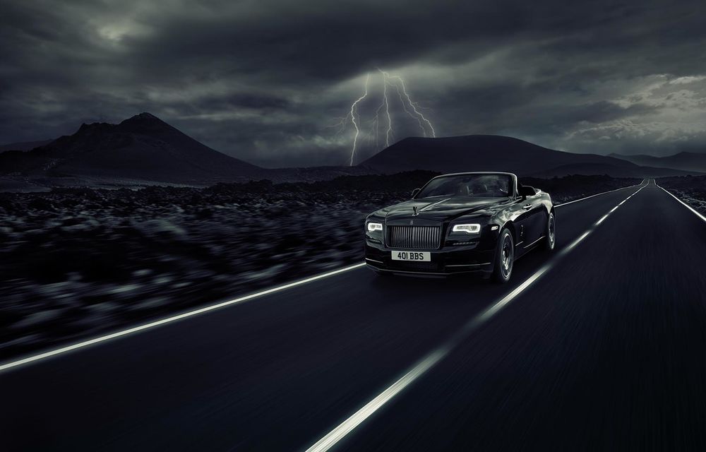 Zorile s-au întunecat: Rolls-Royce Dawn primește tratamentul Black Badge - Poza 1