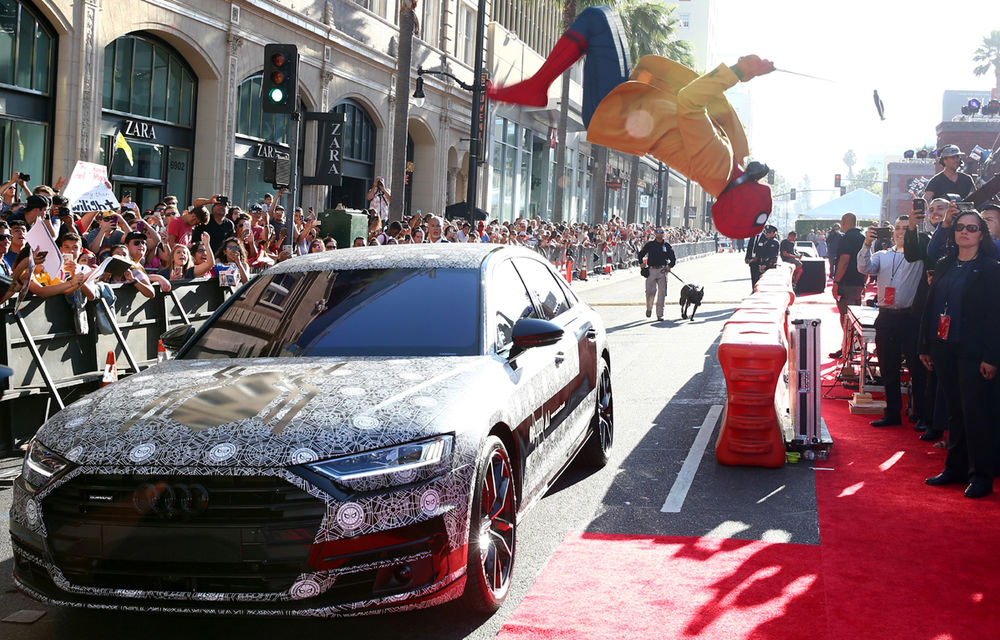 Noul Audi A8 a debutat camuflat la Los Angeles: modelul a fost prezent la premiera filmului Spider-Man: Homecoming - Poza 3