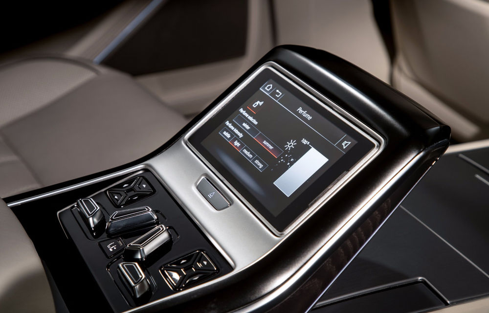 Poți să atingi, dar nu poți să privești: filozofia Audi și isteria imaginilor teaser cu viitoarea generație A8 - Poza 5