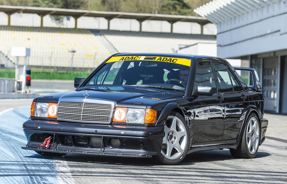 Cine n-are bătrâni să-și facă: Mercedes-Benz a produs un 190 E 2.5 - 16 Evo II dedicat zilelor de circuit - Poza 2