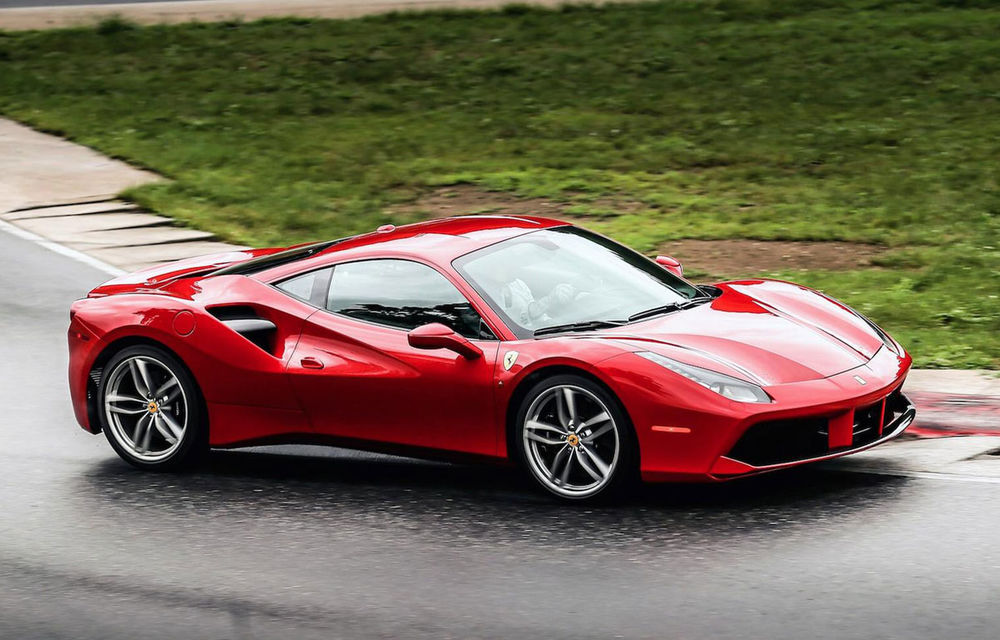 Clienții Ferrari sunt pe primul loc: italienii dezvăluie că nici un angajat de-al lor nu poate cumpăra un Ferrari nou - Poza 1