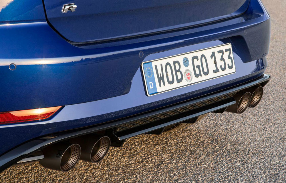 Volkswagen Golf R poate fi comandat cu un pachet Performance: evacuare Akrapovic și frâne mai bune - Poza 1