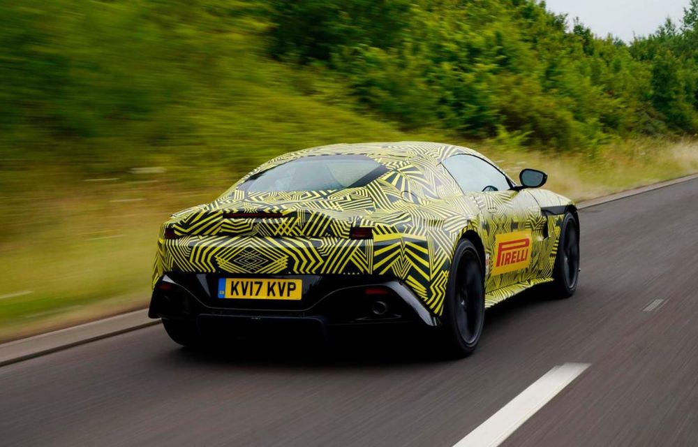 Tradiția continuă: primele fotografii cu viitorul Aston Martin V8 Vantage - Poza 3