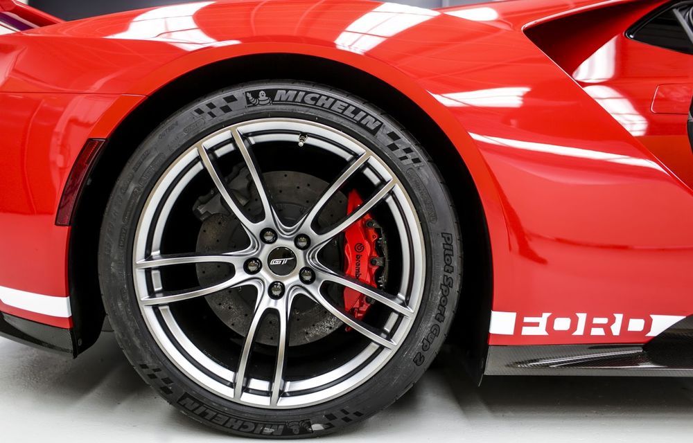 Ford GT se îmbracă în roșu pentru a sărbători 50 de ani de la a doua victorie istorică din Le Mans - Poza 6