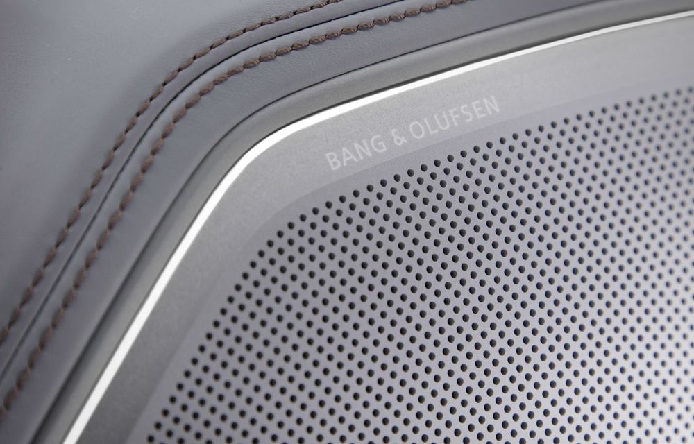 Doar pentru cei cu timpane fine: noul Audi A8 vine cu un sistem audio Bang&amp;Olufsen cu difuzoare în plafon - Poza 5