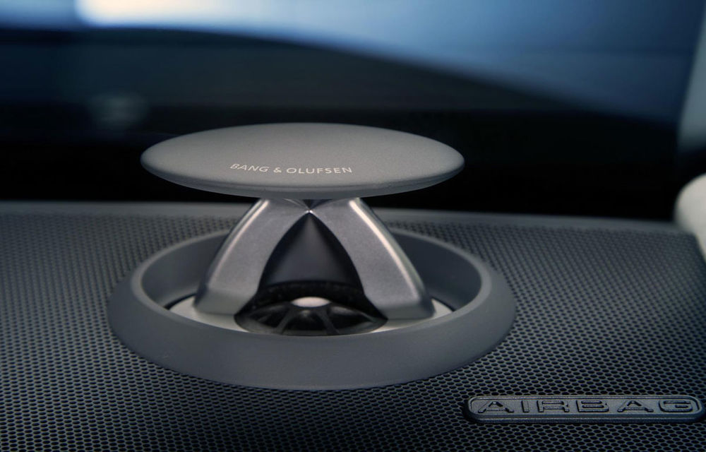 Doar pentru cei cu timpane fine: noul Audi A8 vine cu un sistem audio Bang&amp;Olufsen cu difuzoare în plafon - Poza 1
