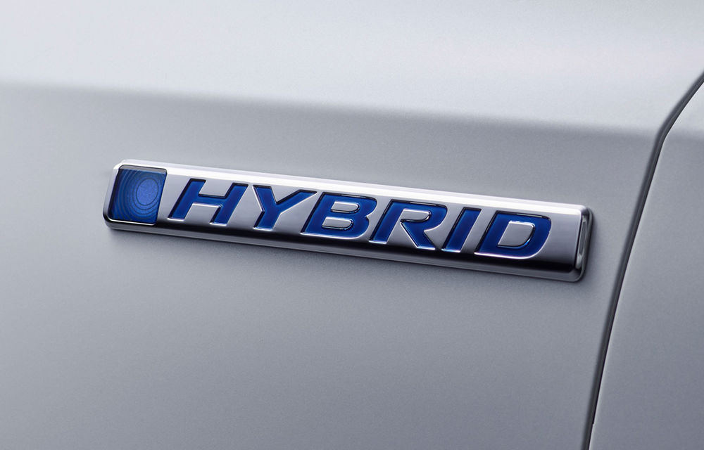 Honda începe ofensiva electrică în Europa: Urban EV Concept și un prototip de CR-V Hybrid vor fi dezvăluite în septembrie - Poza 2