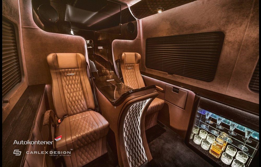 Cea mai ieftină alternativă la un Rolls Royce sau Bentley: un Mercedes Sprinter cu interior de lux - Poza 9
