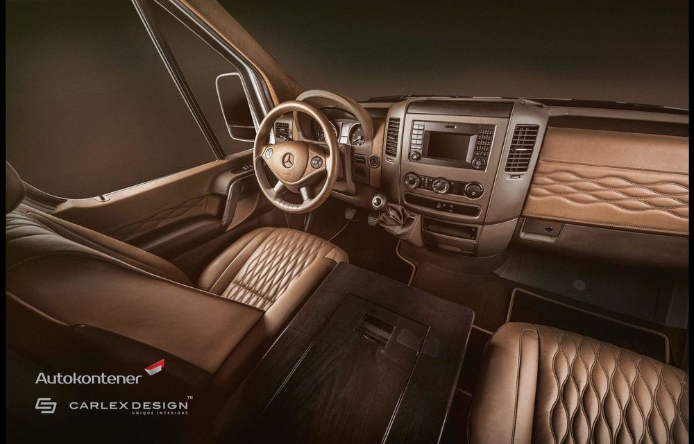Cea mai ieftină alternativă la un Rolls Royce sau Bentley: un Mercedes Sprinter cu interior de lux - Poza 12