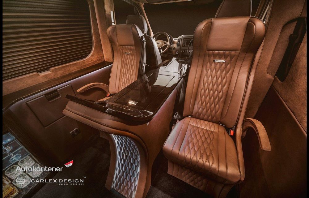 Cea mai ieftină alternativă la un Rolls Royce sau Bentley: un Mercedes Sprinter cu interior de lux - Poza 10