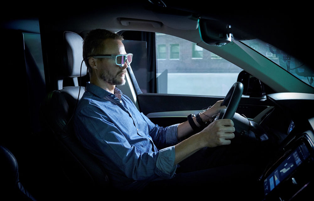Volvo continuă campania de teasing pentru XC40: cel mai mic SUV al suedezilor promite o gamă bogată de sisteme de siguranță - Poza 4