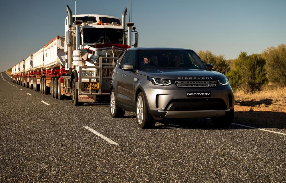 Desfășurare de forțe: Land Rover Discovery a tractat un autotren de 110 tone - Poza 1