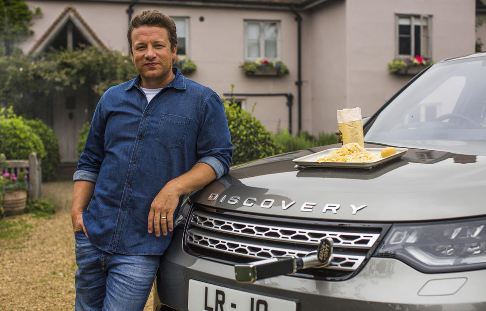 Un Land Rover Discovery croit după chipul și asemănarea lui Jamie Oliver: visul oricărui chef pasionat de mașini - Poza 15