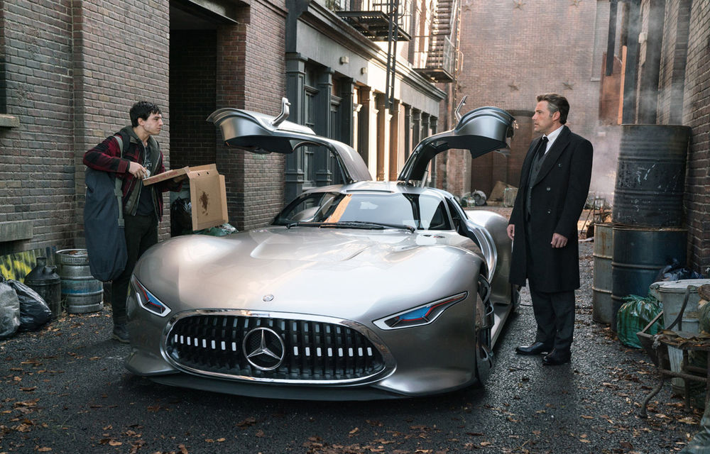 Mercedes-Benz AMG Vision Gran Turismo este noul Batmobil: mașina va putea fi admirată în viitoarea peliculă Justice League - Poza 1