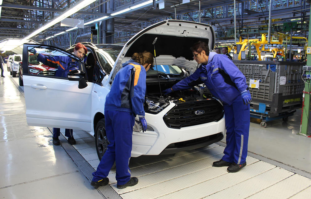 Un nou start: Fabrica Ford din Craiova a produs astăzi primul exemplar EcoSport european - Poza 3