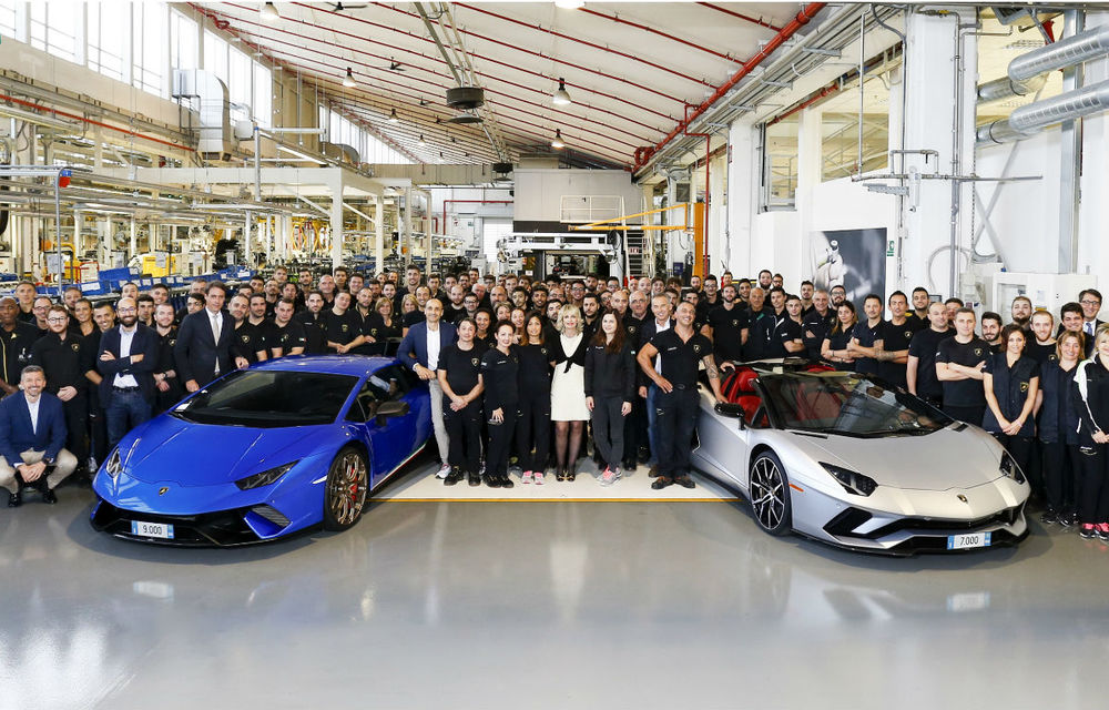 Sărbătoare în Italia: Lamborghini a produs 7.000 de unități Aventador și 9.000 de exemplare Huracan - Poza 1