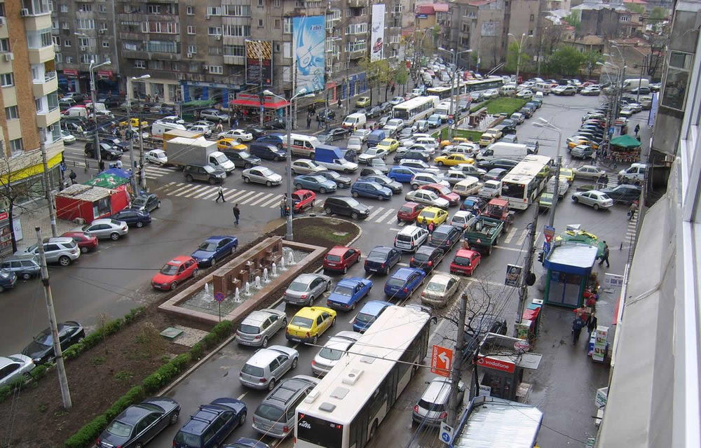 Orașul cu cel mai aglomerat trafic din Europa: 9 zile pe an pierd șoferii blocați în ambuteiajele din București - Poza 1