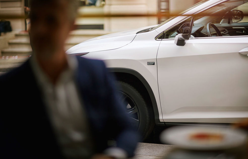 Lexus RX Sport: SUV-ul premium primește o versiune sportivă cu mici modificări estetice - Poza 10