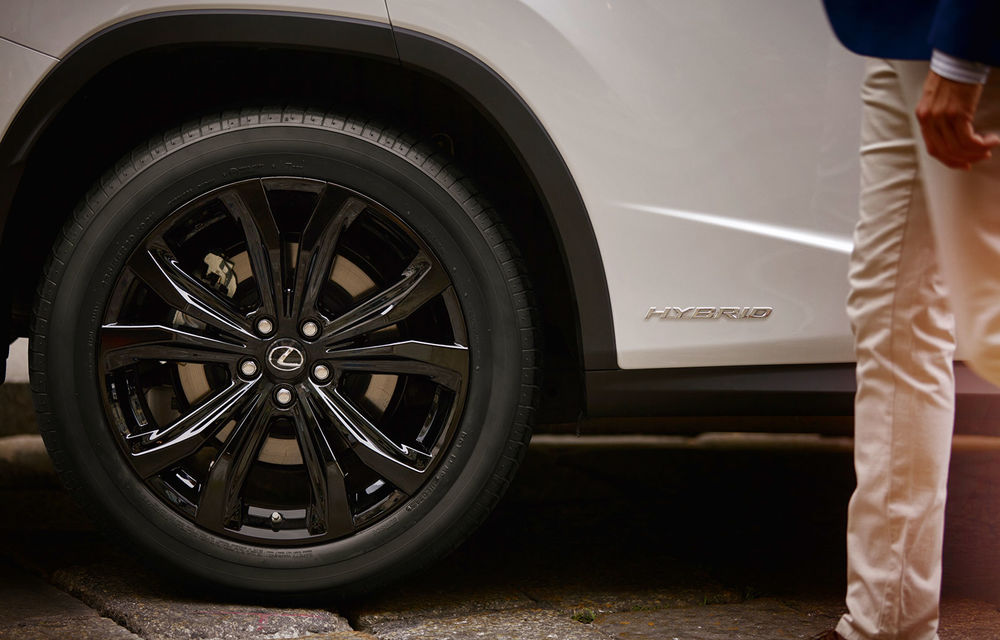 Lexus RX Sport: SUV-ul premium primește o versiune sportivă cu mici modificări estetice - Poza 7