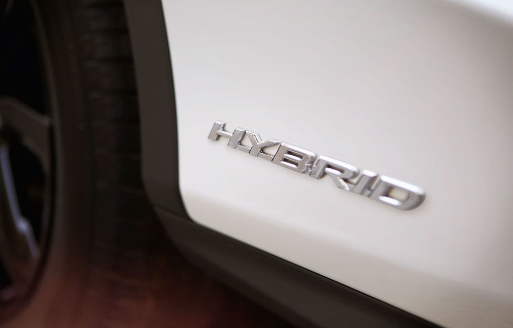 Lexus RX Sport: SUV-ul premium primește o versiune sportivă cu mici modificări estetice - Poza 5