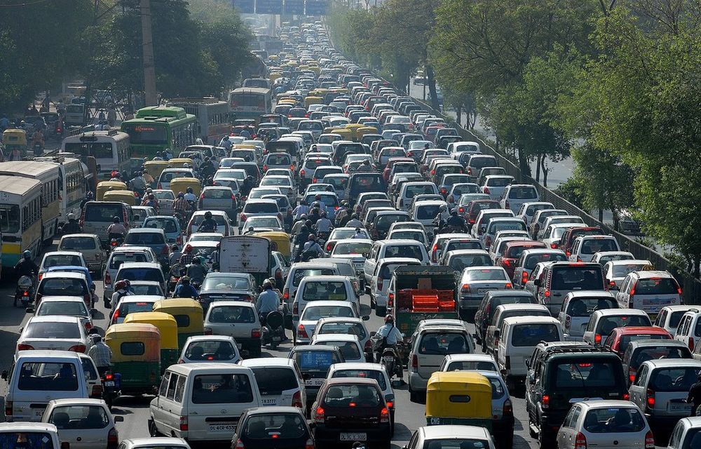 Cum se limitează numărul de mașini în Singapore: asiaticii au pus taxă de 31.000 de euro pe fiecare vehicul - Poza 1