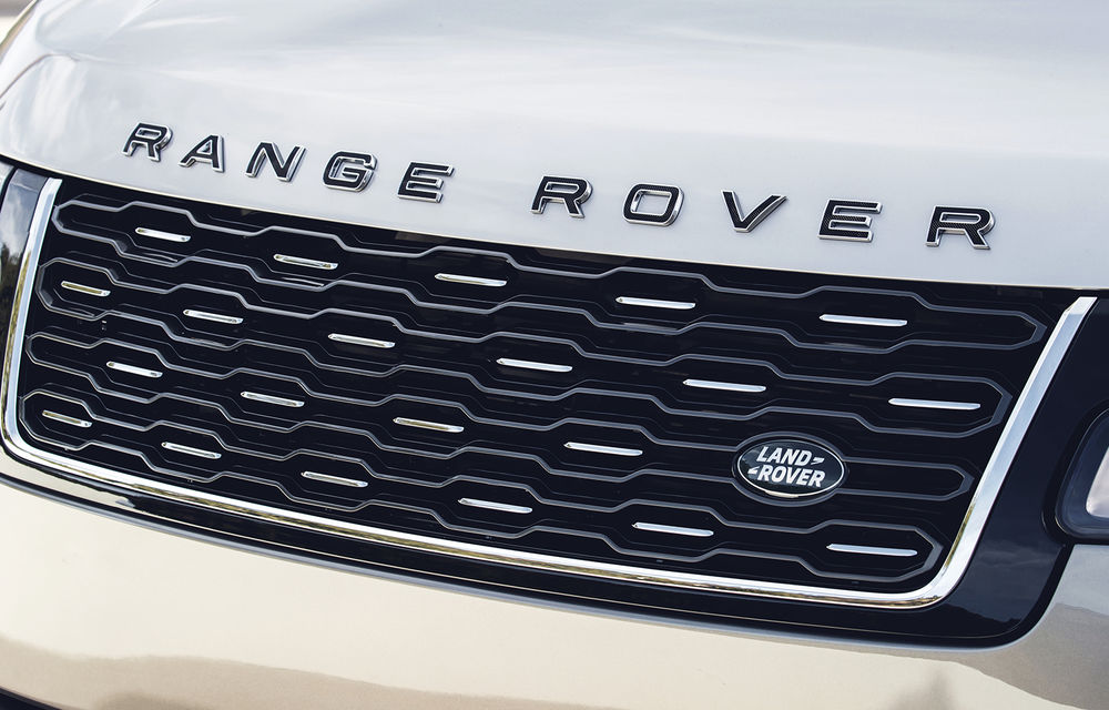 O nouă definiție a luxului: primele imagini cu Range Rover SVAutobiography facelift - Poza 10