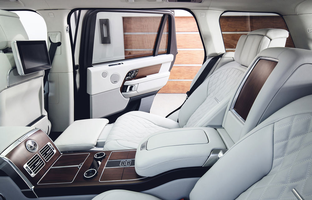 O nouă definiție a luxului: primele imagini cu Range Rover SVAutobiography facelift - Poza 14