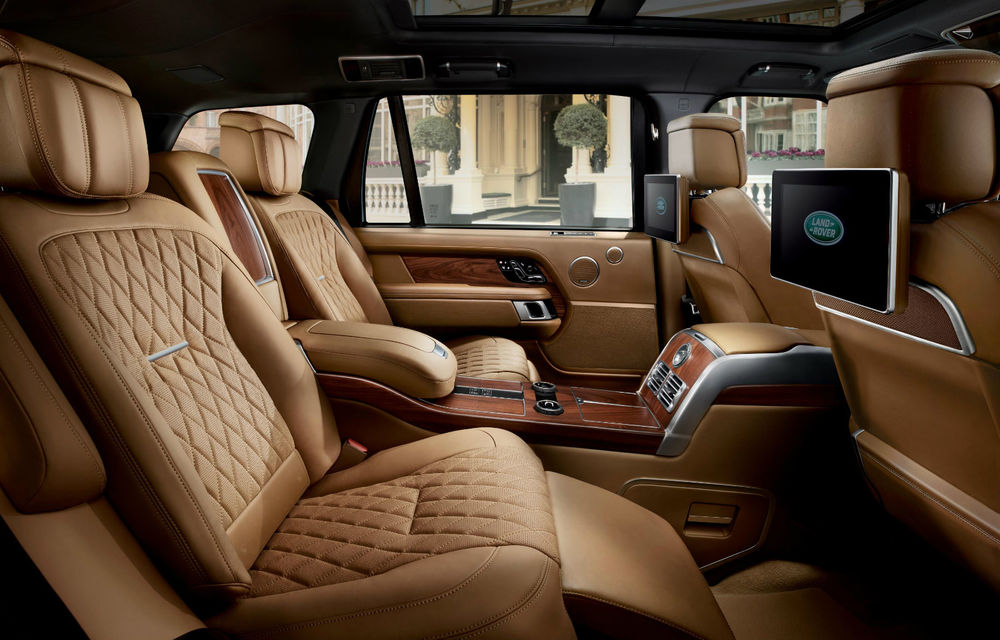 O nouă definiție a luxului: primele imagini cu Range Rover SVAutobiography facelift - Poza 13