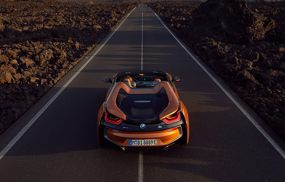 BMW i8 facelift și i8 Roadster: mai multă putere, autonomie mai mare și consum redus - Poza 35