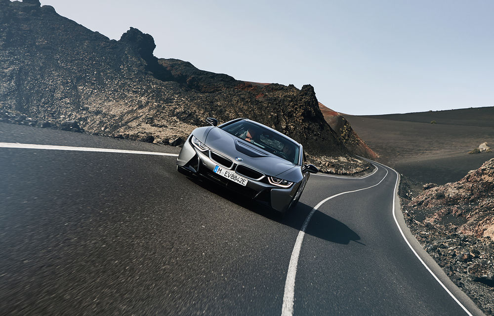 BMW i8 facelift și i8 Roadster: mai multă putere, autonomie mai mare și consum redus - Poza 23