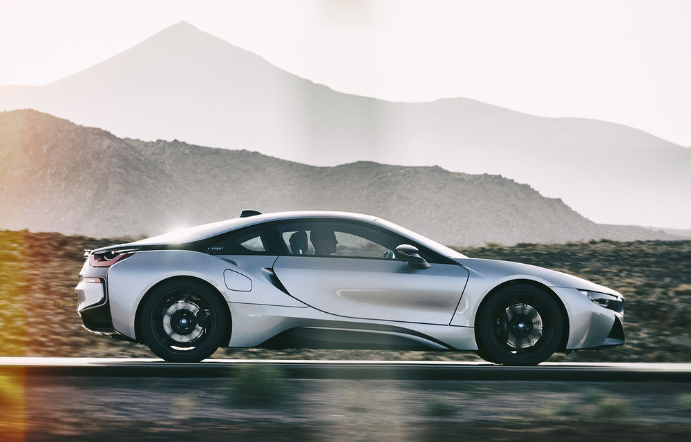 BMW i8 facelift și i8 Roadster: mai multă putere, autonomie mai mare și consum redus - Poza 8