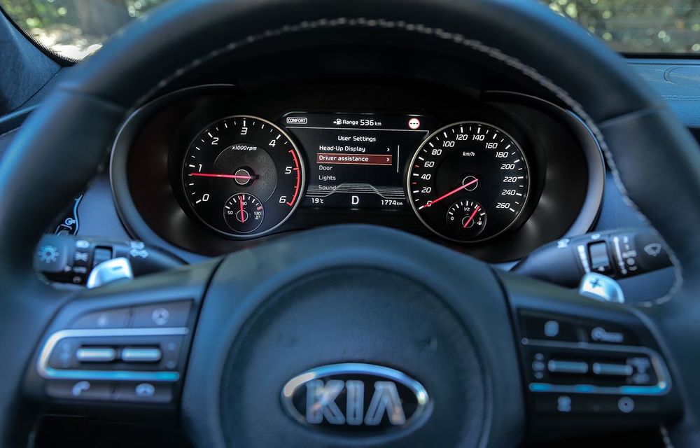 Prim contact cu Kia Stinger, cel mai rapid Kia din istorie: grand tourer cu aspirații premium - Poza 47