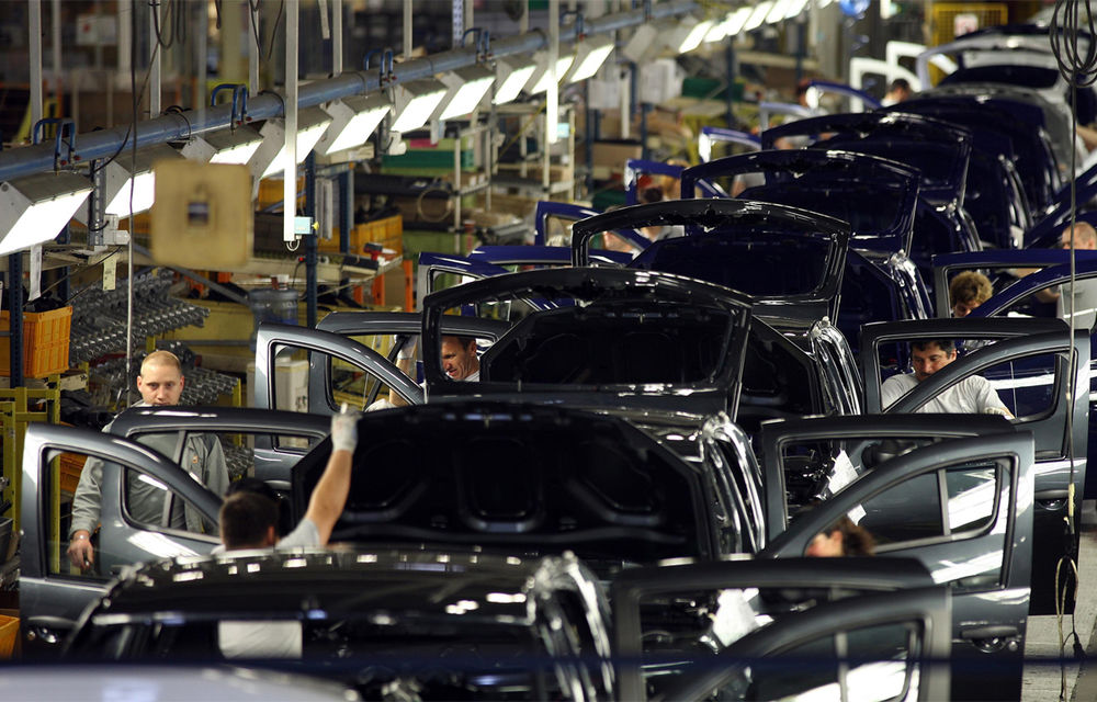 Raport pentru 11 luni: uzina Dacia de la Mioveni a produs peste 292.000 de mașini - Poza 1