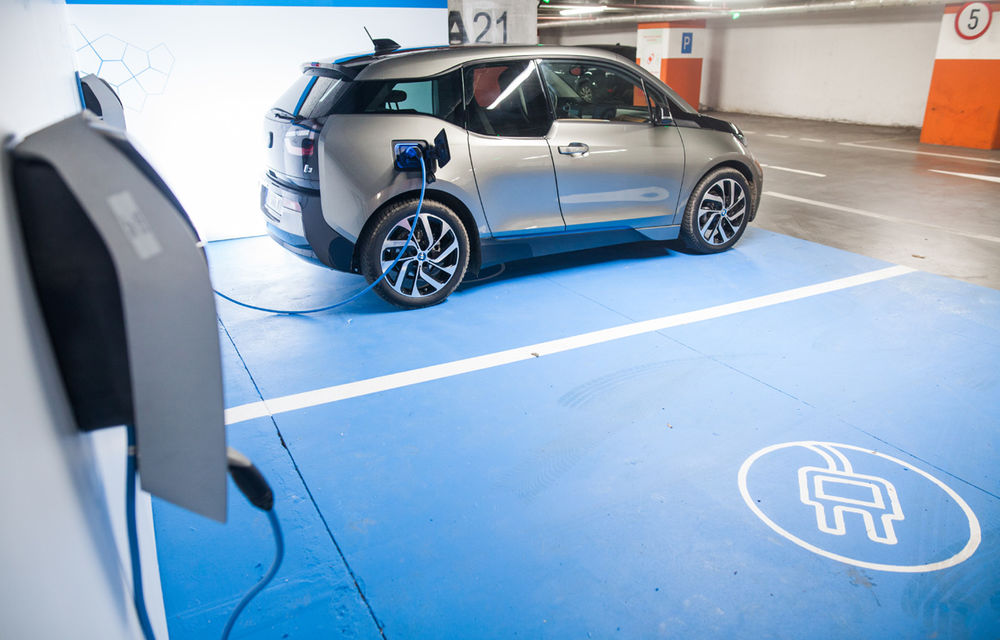 BMW instalează două stații de încărcare pentru mașini electrice la Băneasa Shopping City: acces gratuit non-stop - Poza 17