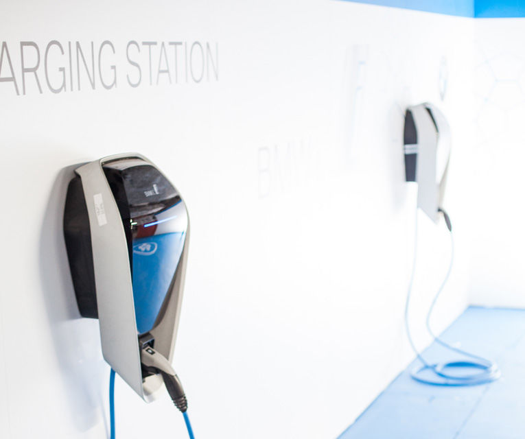 BMW instalează două stații de încărcare pentru mașini electrice la Băneasa Shopping City: acces gratuit non-stop - Poza 28