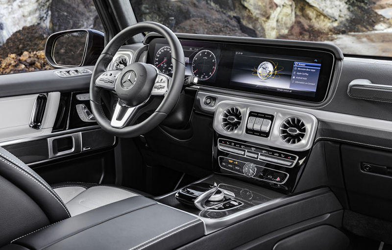 Primele imagini cu interiorul noii generații Mercedes Clasa G: două ecrane de 12 inch și 15 cm în plus pentru pasagerii spate - Poza 1