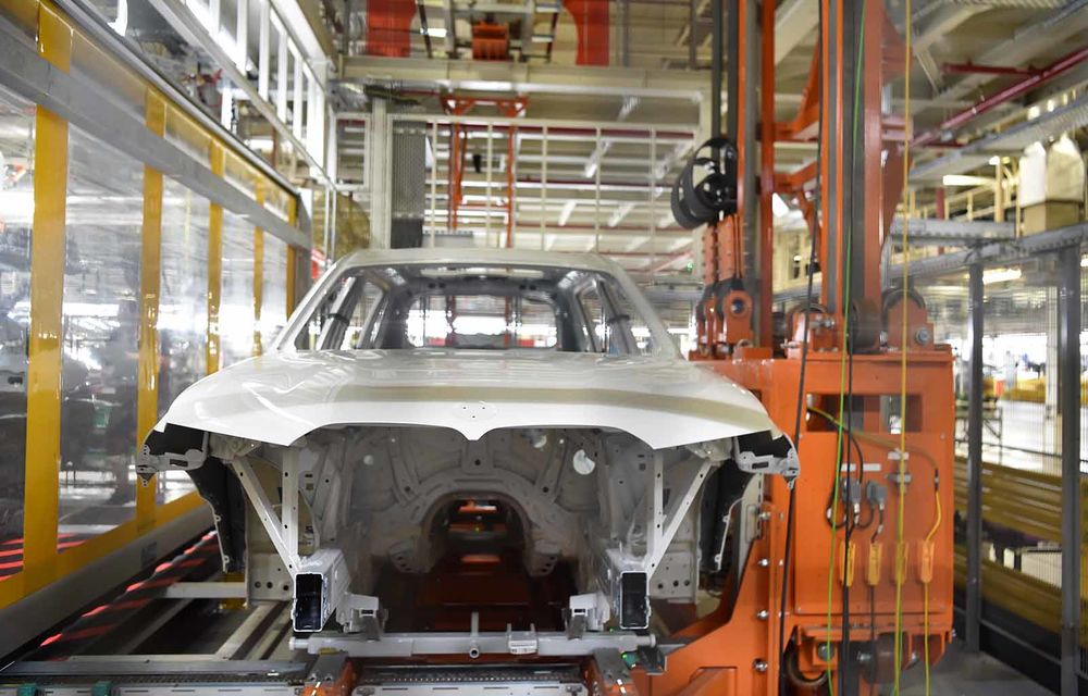 BMW a produs primele exemplare X7 de pre-serie: debutul SUV-ului va avea loc la finalul anului viitor - Poza 5