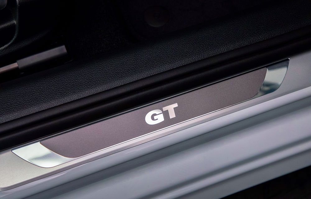 Volkswagen Passat GT: modelul german primește o versiune sportivă pentru clienții din Statele Unite - Poza 24