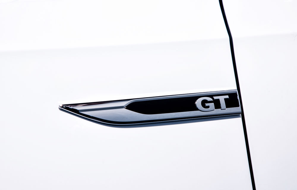 Volkswagen Passat GT: modelul german primește o versiune sportivă pentru clienții din Statele Unite - Poza 15