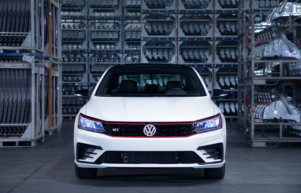 Volkswagen Passat GT: modelul german primește o versiune sportivă pentru clienții din Statele Unite - Poza 2